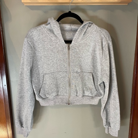 Lot of 5 Cropped Tops, small to medium - Picture 6 of 11